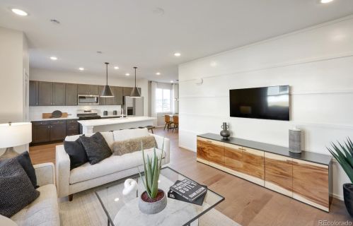 23701 40th Ave, Denver, CO 80019-8055