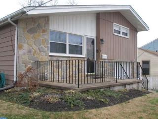 719 Station Ave, Glendora, NJ 08029-1049