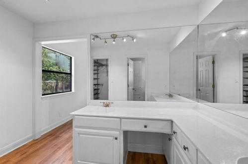 11905 Brookwood Rd, Austin TX  78750-2744 exterior