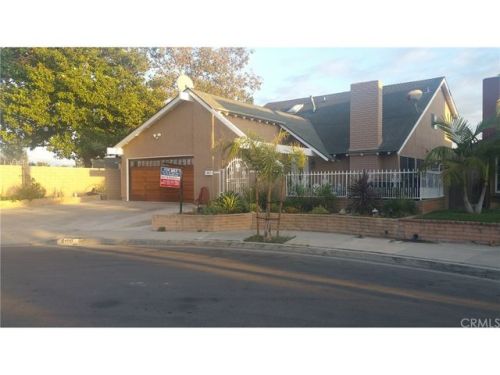 6190 Nauru St, Cypress, CA 90630-5646