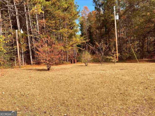 8690 Silver Hill Rd, Lyerly, GA 30730-4031