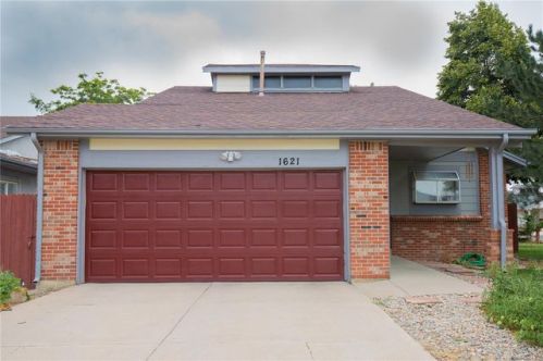 1621 Biscay Cir, Denver, CO 80011-5220