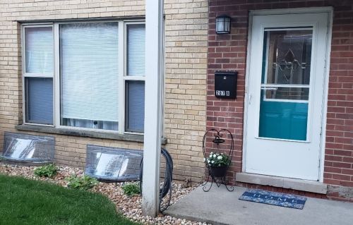207 Linn Ct, North Aurora IL  60542-1389 exterior
