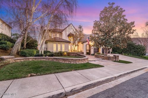 5446 Sunlight St, Simi Valley, CA 93063-5755