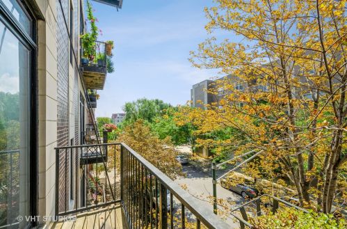 1877 Winnebago Ave, Chicago, IL 60647-4414