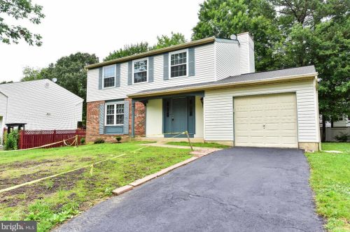 7309 Sterling Grove Dr, Springfield VA  22150-4437 exterior