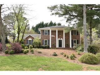 375 Stonebridge Dr, Roswell, GA 30075-4509