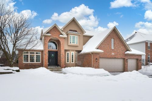 5631 Rosinweed Ln, Naperville, IL 60564-1639