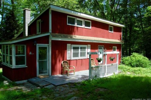 70 Lake Rd, Bozrah, CT 06334-1418
