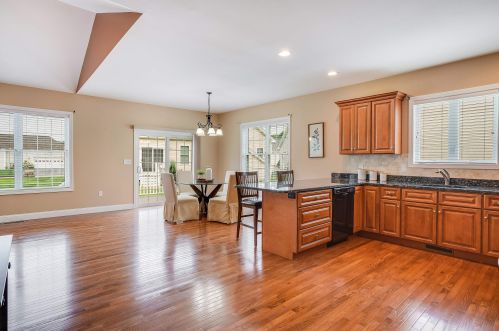 20 Morrison Dr, Londonderry, NH 03053-3575