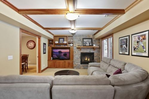 1704 Brant Cir, Saint Paul MN  55122-2290 exterior