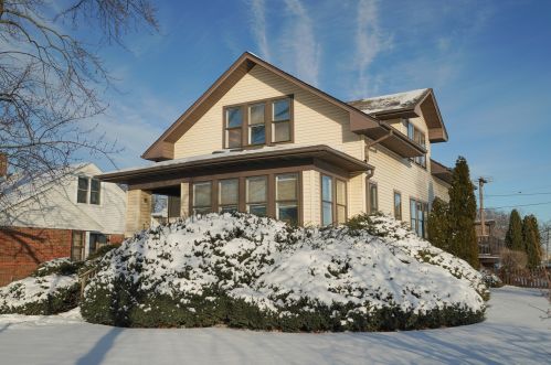 103 Walnut St, Elmhurst, IL 60126-2633