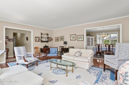 42 Mallard Dr, Greenwich CT  06830-6710 exterior