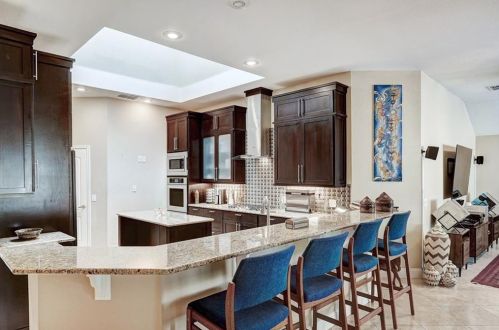 6408 Convict Hill Rd, Austin TX  78749-2348 exterior