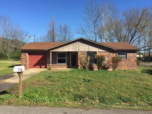 402 8th St, Atkins, AR 72823-4918