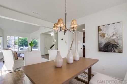1376 Darwin Dr, Oceanside CA  92056-6618 exterior