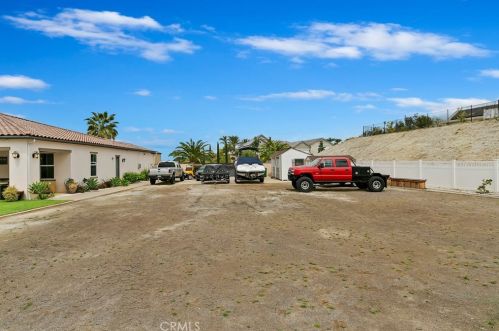 16105 Mariposa Ave, Riverside CA  92504 exterior