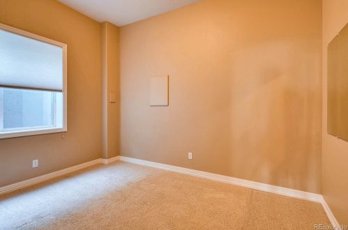 22540 Peakview Dr, Aurora CO 80016-7026 exterior