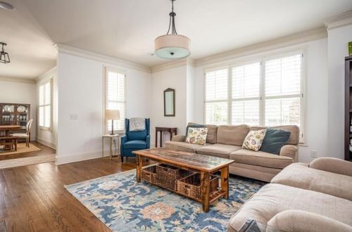 4437 Carmain Dr, Atlanta GA  30342-3503 exterior