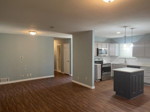 6701 Manor Dr, Fort Worth TX  76180-8523 exterior