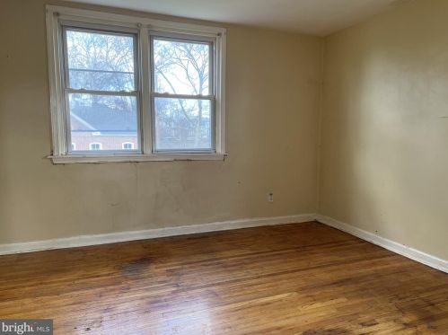 610 Longshore Ave, Philadelphia PA 19111-4423 exterior