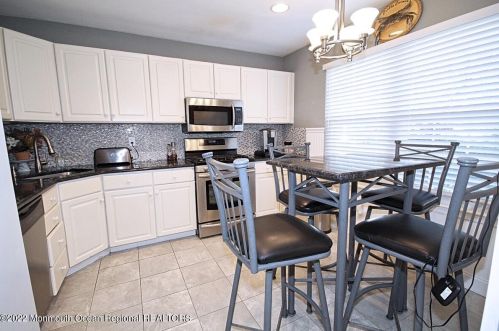 80 Aspen Ln, East Freehold, NJ 07728-4132