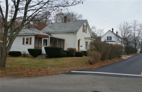 2 Maple St, Coventry, RI 02816-5402