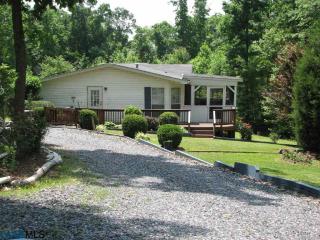 800 Miles Jackson Rd, Bybee, VA 22963-4434