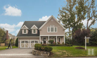2 Hampton Rd, Tokeneke, CT 06820-5120