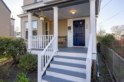 306 Thornton St, Portsmouth, NH 03801-3659
