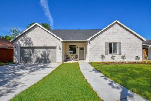 807 Hackberry St, Stafford, TX 77477-6414