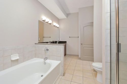 390 17th St, Atlanta GA  30363-2000 exterior