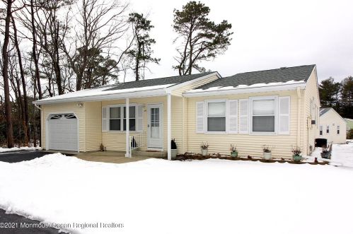 41 Keene St, Lakehurst, NJ 08759-2340