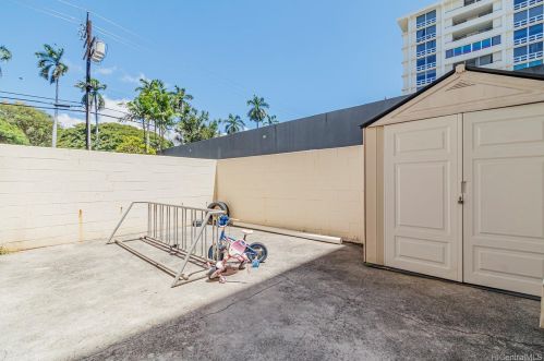 1535 Punahou St, Honolulu HI  96822-4612 exterior