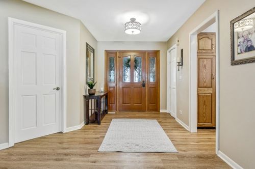 341 Fairway View Dr, Barrington Hills, IL 60102