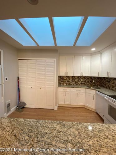 75 Lexington Ct, Tinton Falls, NJ 07701-5468