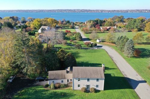 387 Nanaquaket Rd, Tiverton, RI 02878-4700