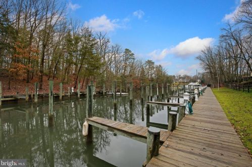 176 Berrywood Dr, Severna Park MD 21146-2033 exterior