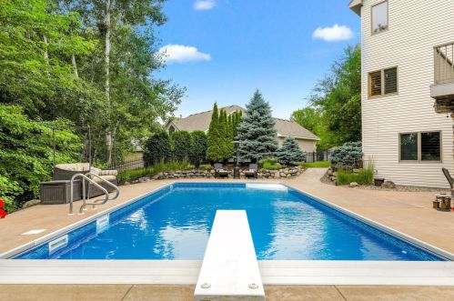 2232 Estates Dr, Saint Paul MN  55122-4038 exterior