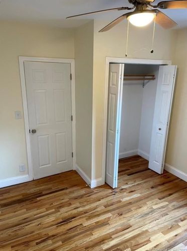 41 Elm St, Huntington CT  06484-3047 exterior
