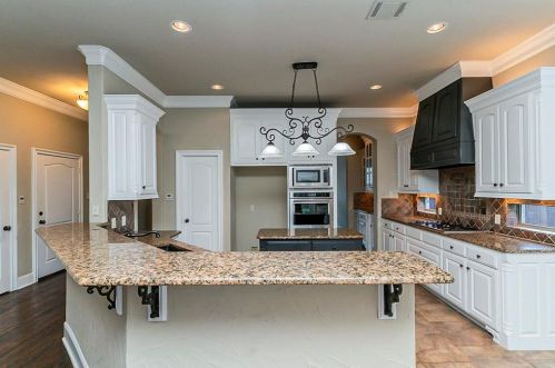 8008 Derby Run Dr, Fort Worth TX  76182-8779 exterior