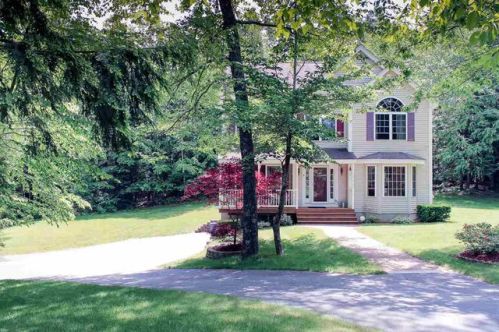 6 Dillon Ave, Sandown, NH 03873-2249