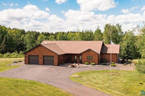 81 Stark Rd, Esko, MN 55733-9539