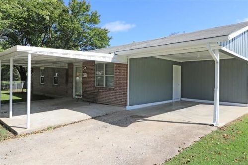 604 Trumbly Ave, Bowring, OK 74056-4042