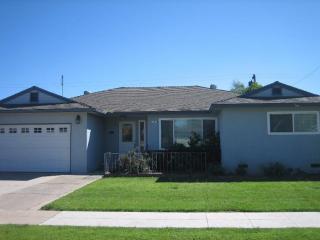 707 Browning Ave, Fresno, CA 93704-1809