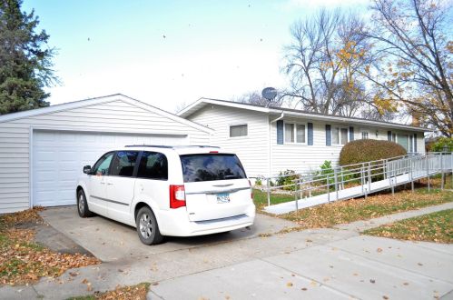 417 13th St, Montevideo, MN 56265-2081