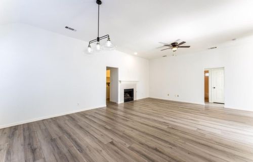 7642 Chadwick Ct, Dallas TX 75248-1600 exterior