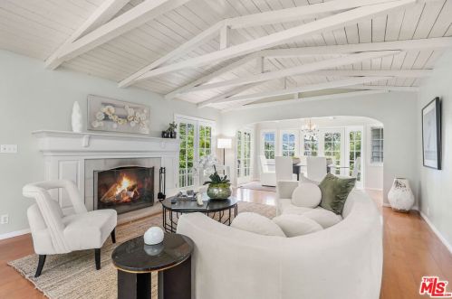 21580 Encina Rd, Topanga, CA 90290-3522