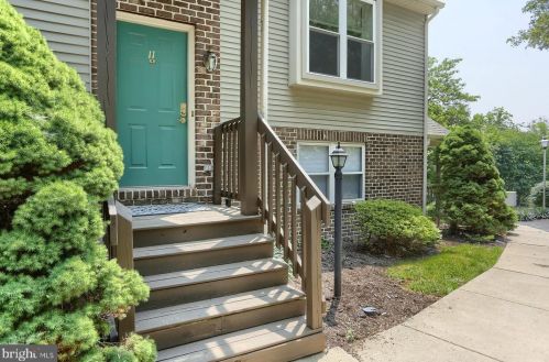 11 Westpointe Dr, Ephrata, PA 17522-2491