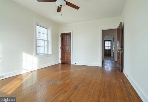 437 Carlisle St, Hanover PA 17331-2188 exterior